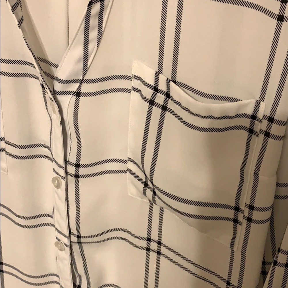 Button-up Sheer Tunic - Picture 4 of 5